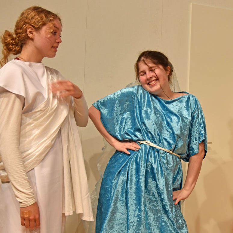 Theater-AG des SMG führt „Romulus der Große" von Friedrich Dürrenmatt auf