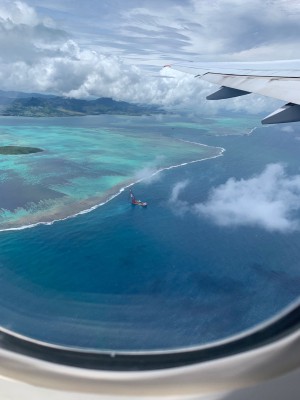 Eine Durchfahrtsmöglichkeit durch das Riff und der letzte Blick auf die Insel.