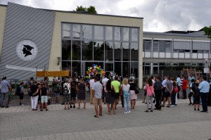 Begrüßung vor der Schule